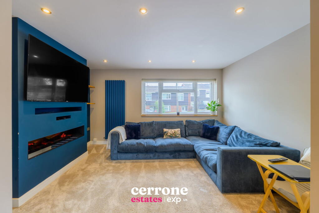 House in Redditch, Hunt End - View 4