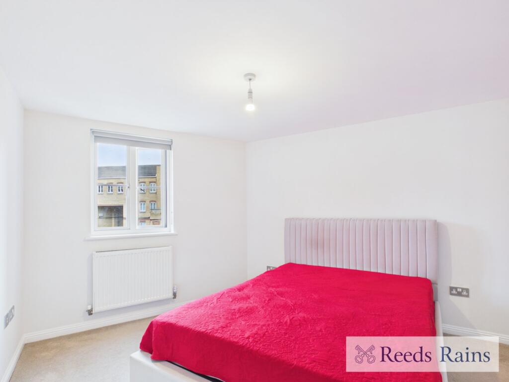 Apartment in London, Ardleigh Green - More