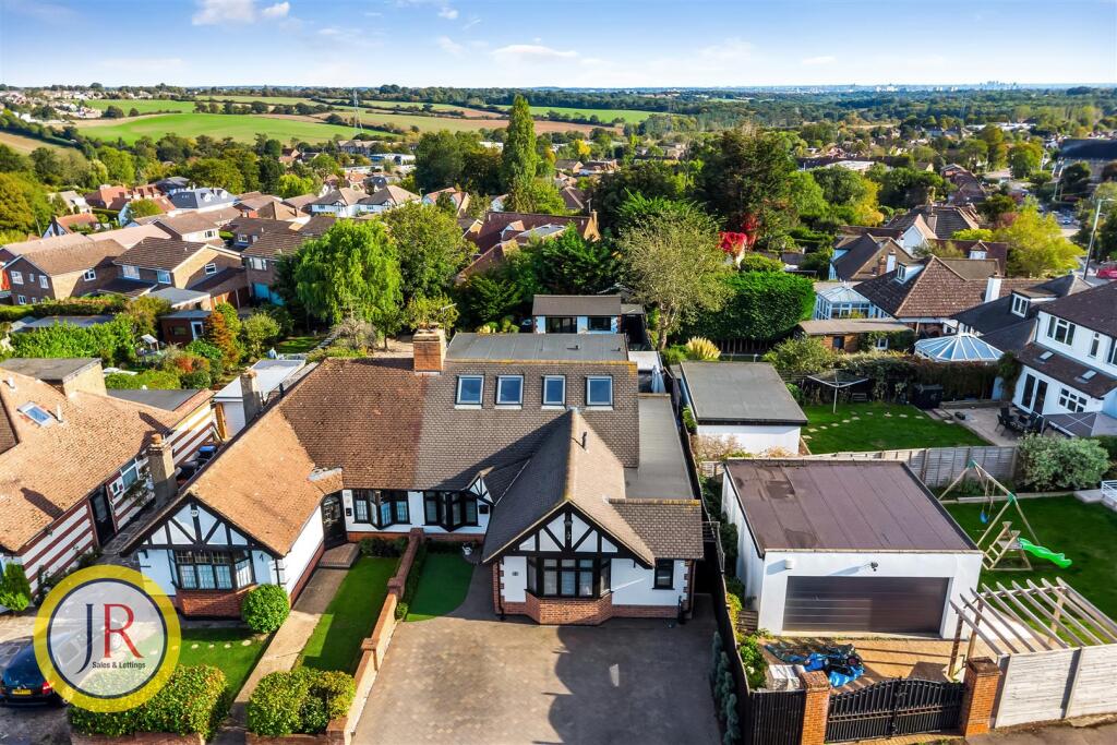 Kingsmead, Cuffley photo 2