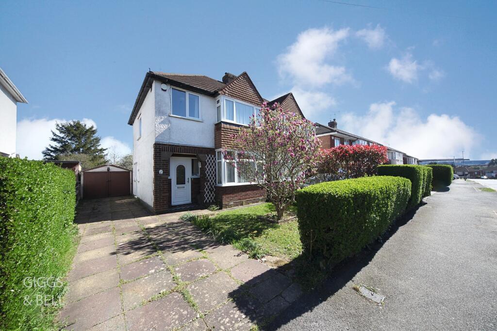 Main image of property: Hollybush Road, Luton, Bedfordshire, LU2