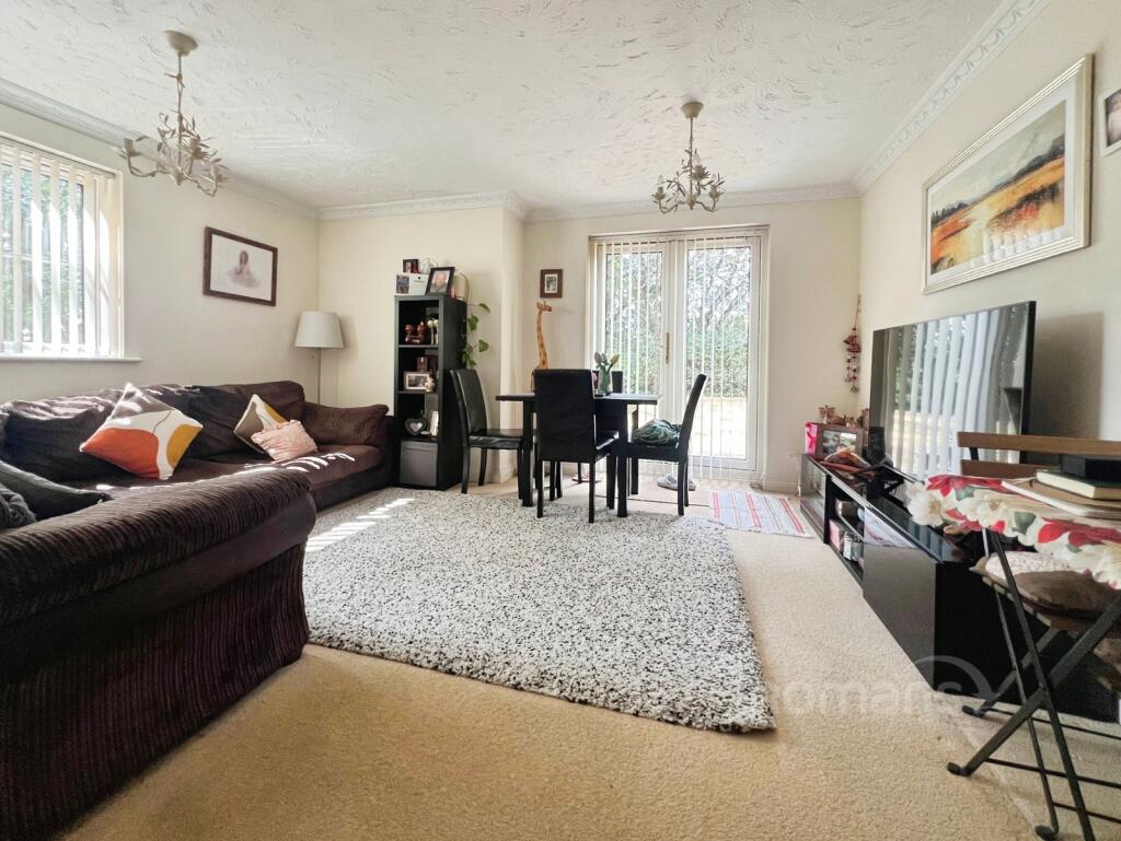 Apartment in Aldershot, Cargate - View 4