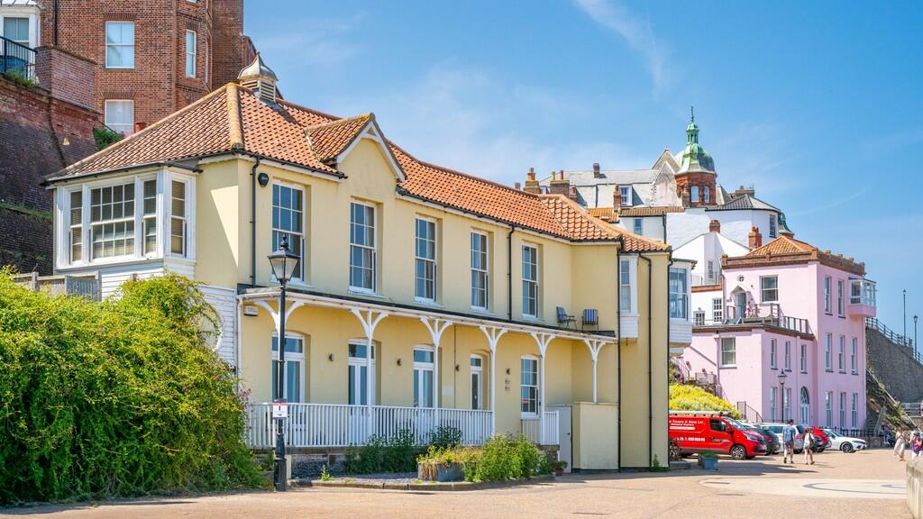 2-bed apartment on Promenade, Cromer, Norfolk, £650,000