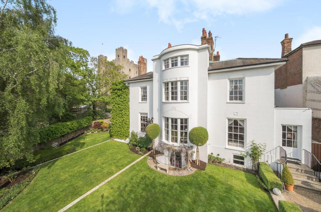5 Bedroom Other in ME1 1TE