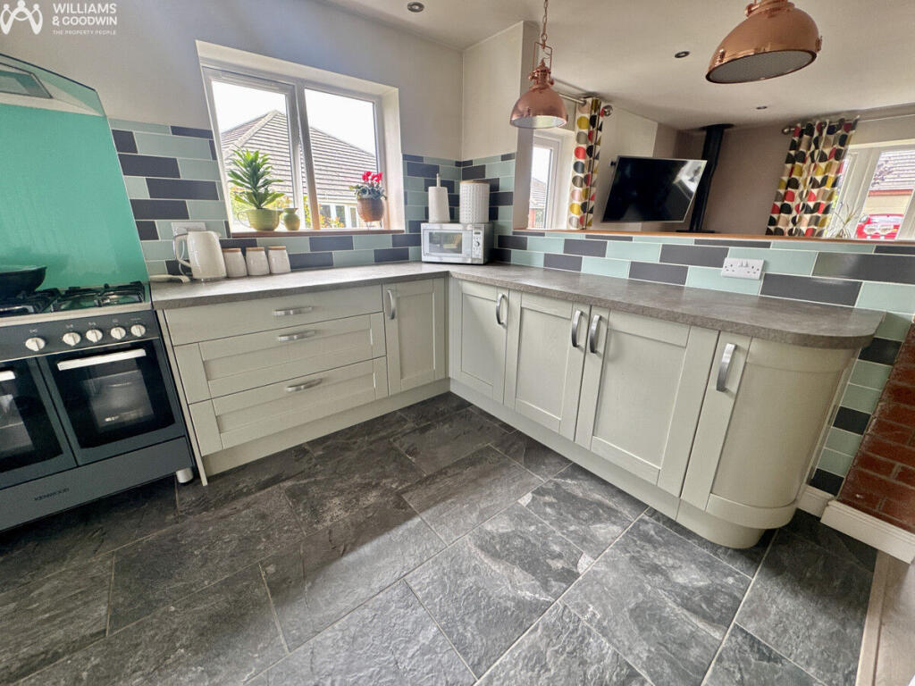 House in Holyhead, Porth-y-Felin - View 5