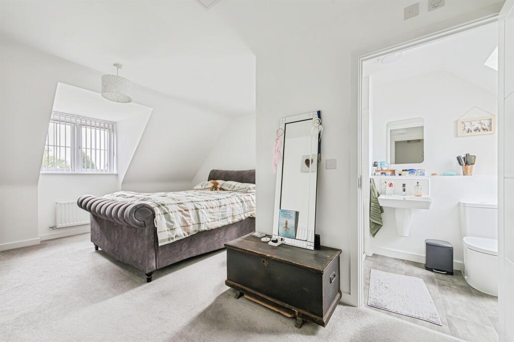 House in Birmingham, Sutton Coldfield - View 5