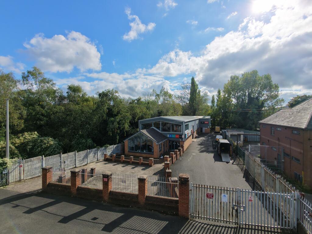 Main image of property: 20 High Street, Pensnett, Kingswinford