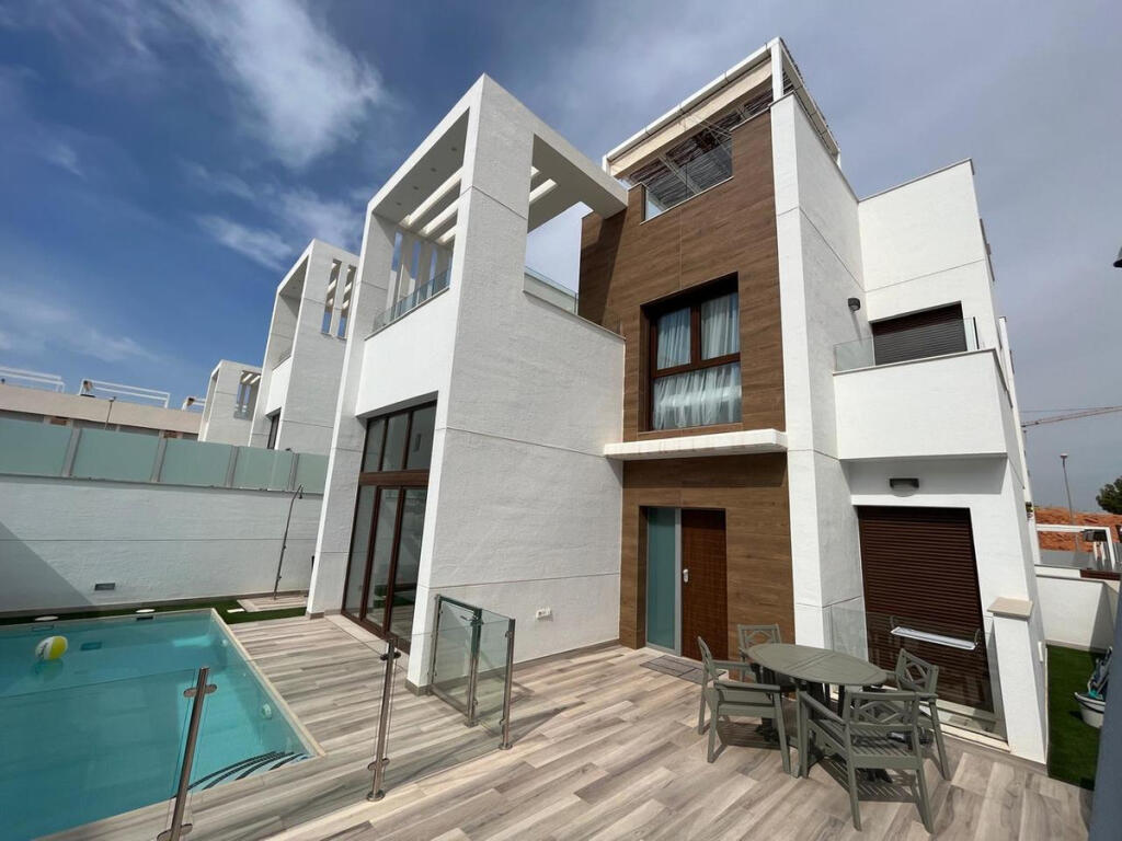 Main image of property: Valencia, Alicante, Torrevieja