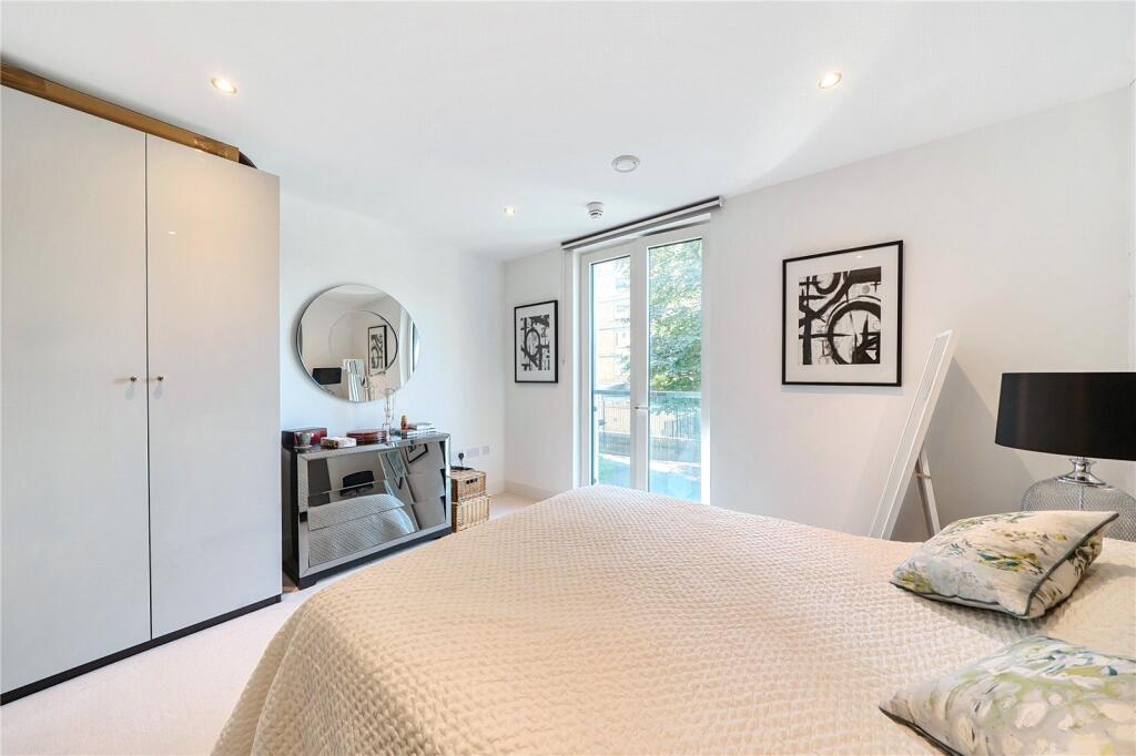 Apartment in London - More
