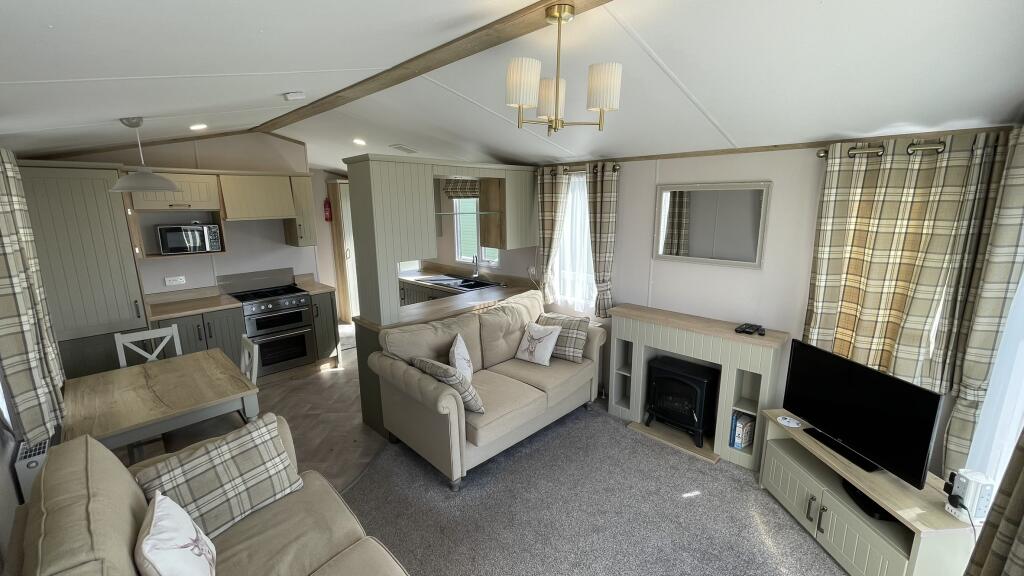 4 Windermere, Cockerham Sands Holiday Park, Cockerham, LA2 0BB photo 5