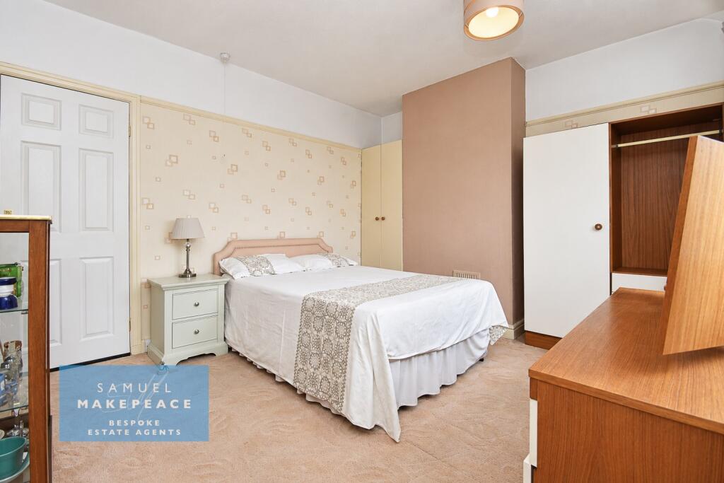 House in Stoke-on-Trent - More