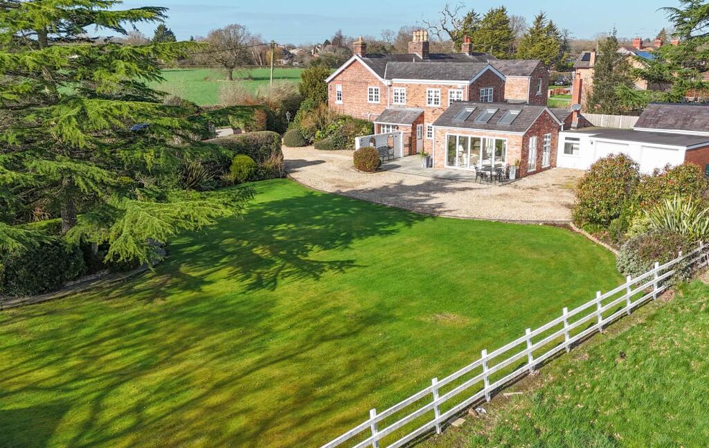 Kingswood Lane, Saughall, Chester photo 2