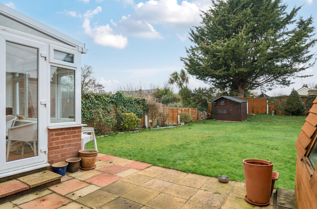 Plackett Way, Slough, Berkshire photo 3
