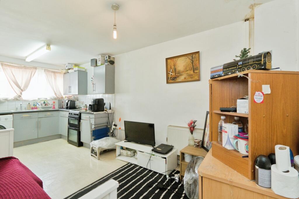 House in London - View 3