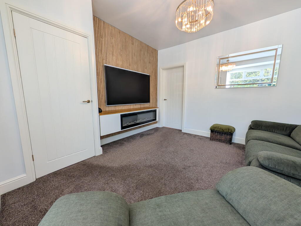 West Park Road, Bredbury photo 2
