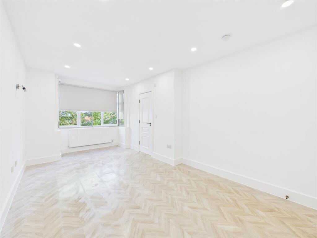 House in Harrow - View 4
