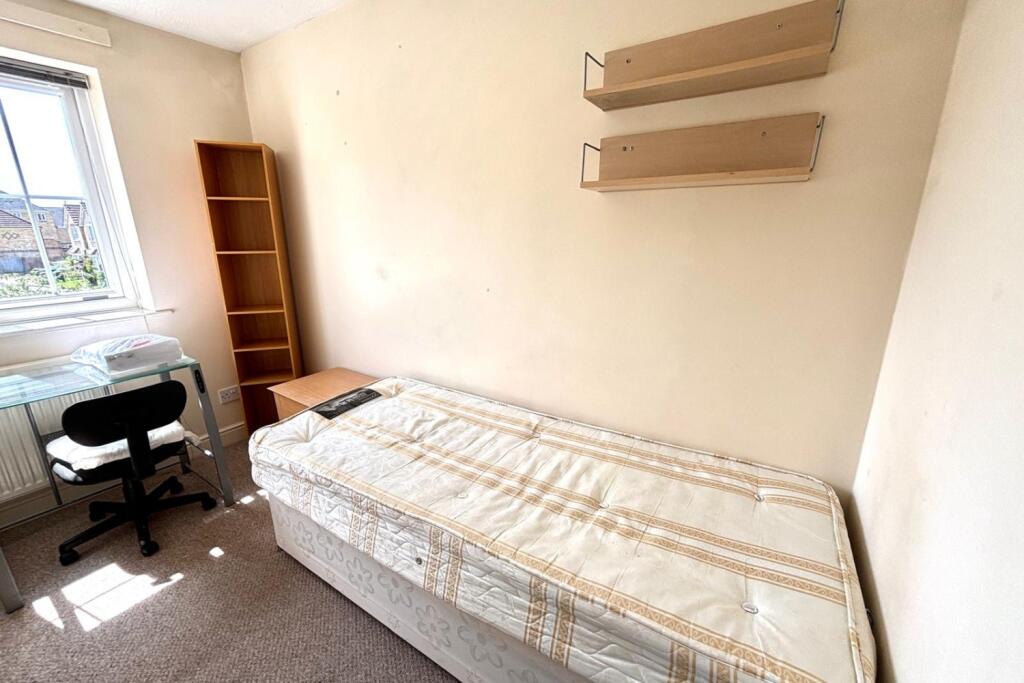 House in Runnymede, Ripley Springs, Egham - View 5