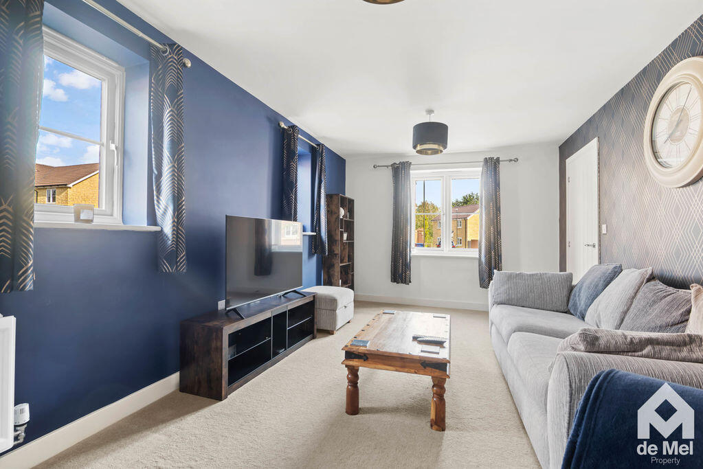 House in Tewkesbury, Bishop's Cleeve - More
