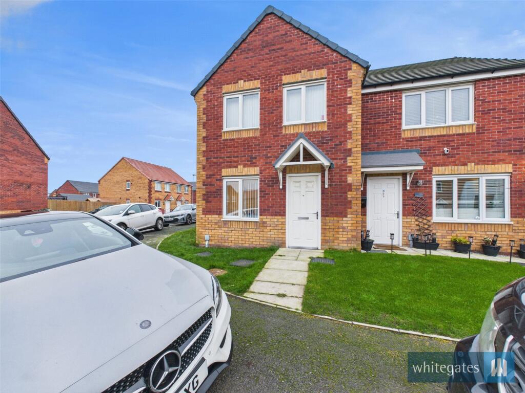 3-bed semi-detached on Pudsey View, Bradford, West Yorkshire, BD4, £175,000