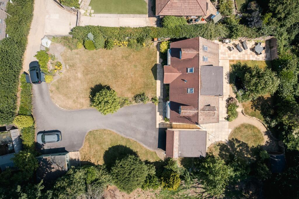 House in Crawley, Worth - View 2