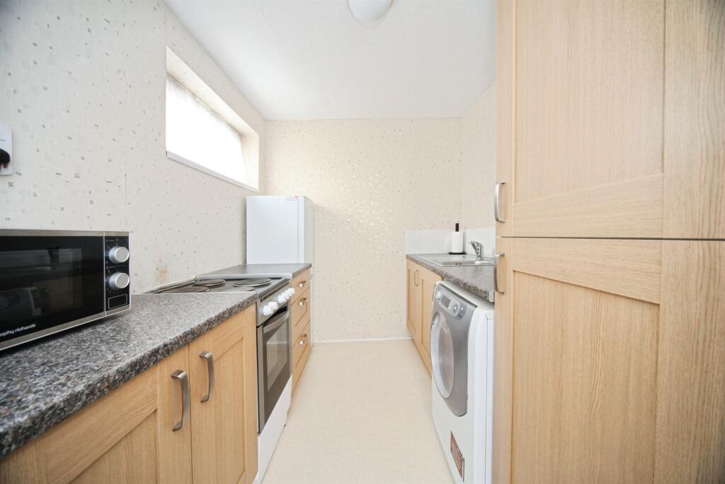 Telscombe Way, Luton photo 2