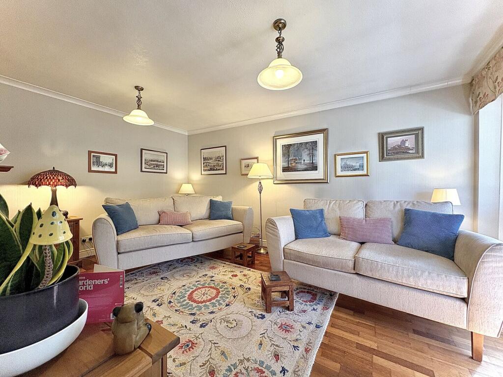 Tynedale Crescent, ETTINGSHALL PARK, WV4 6RH photo 4