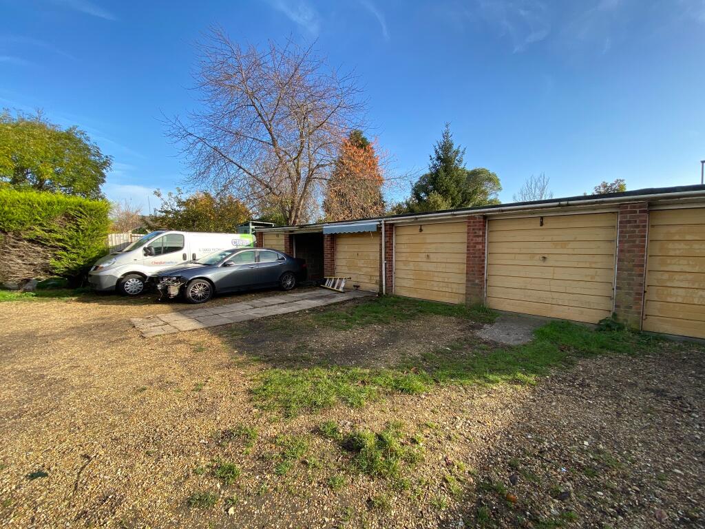 Main image of property: SINGLE GARAGE FOR SALE!