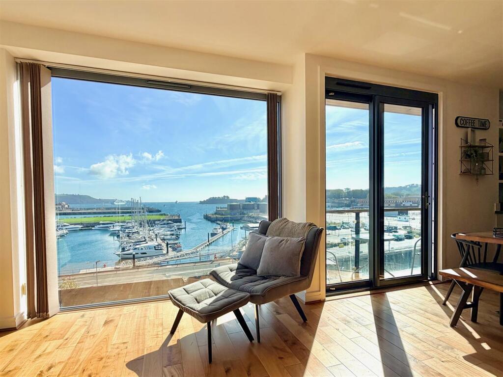 House in Plymouth, Stonehouse - View 3