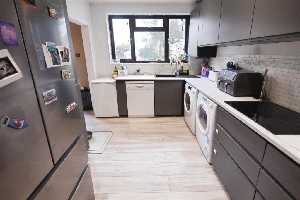 Main image of property: The Grove, Brentwood, CM14