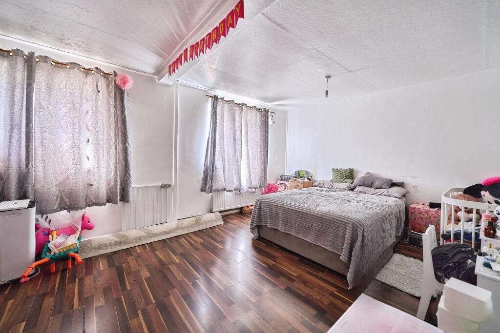 Apartment in London - View 2