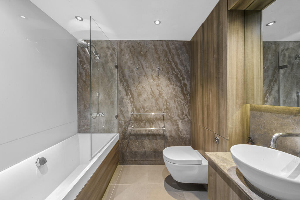 Apartment in London, Chelsea Creek, Fulham - More