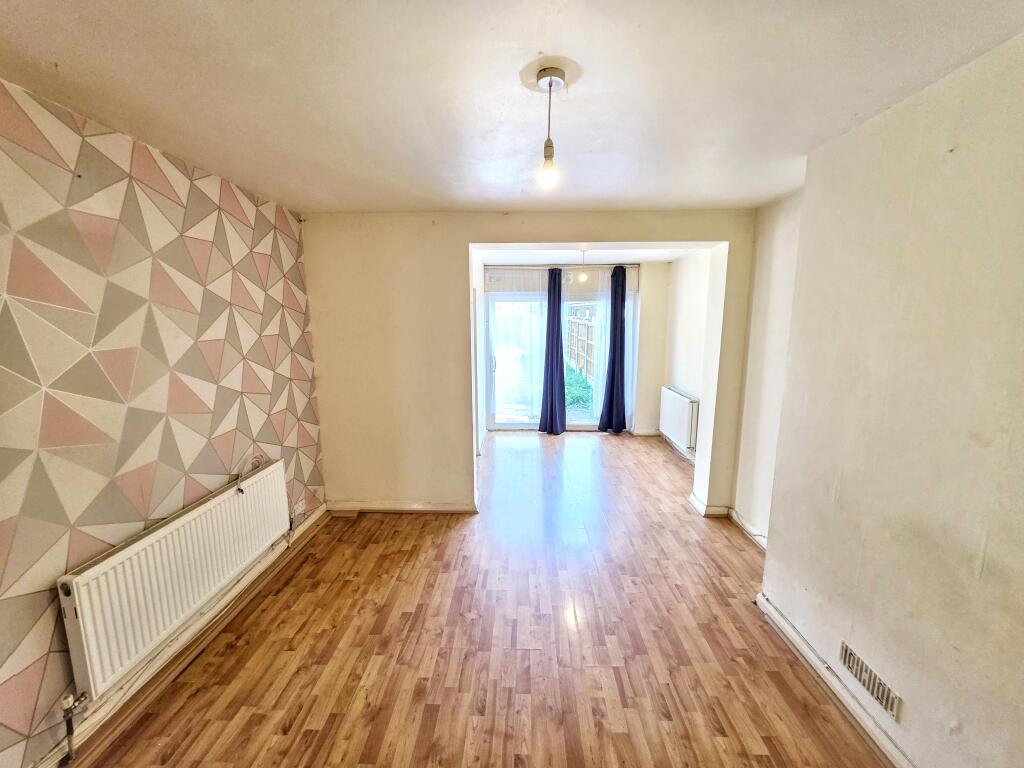 Apartment in Harrow - View 3