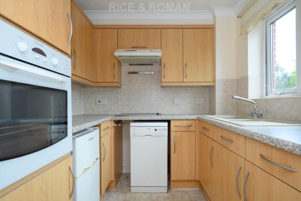 Greenwood Court, Epsom photo 4