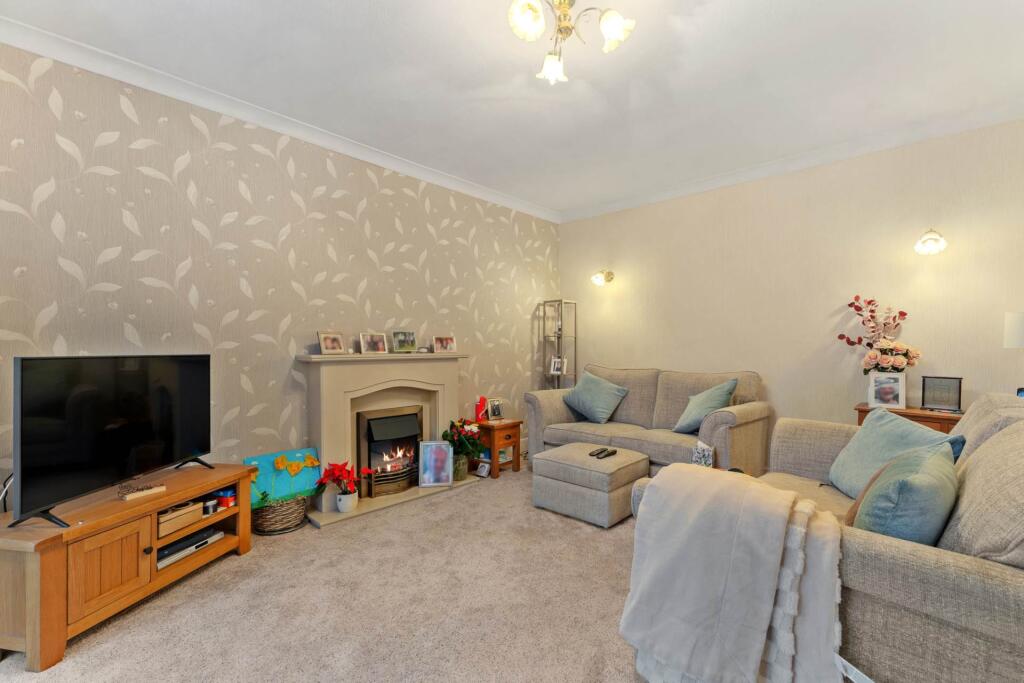 Tewkesbury Drive, Prestwich photo 3
