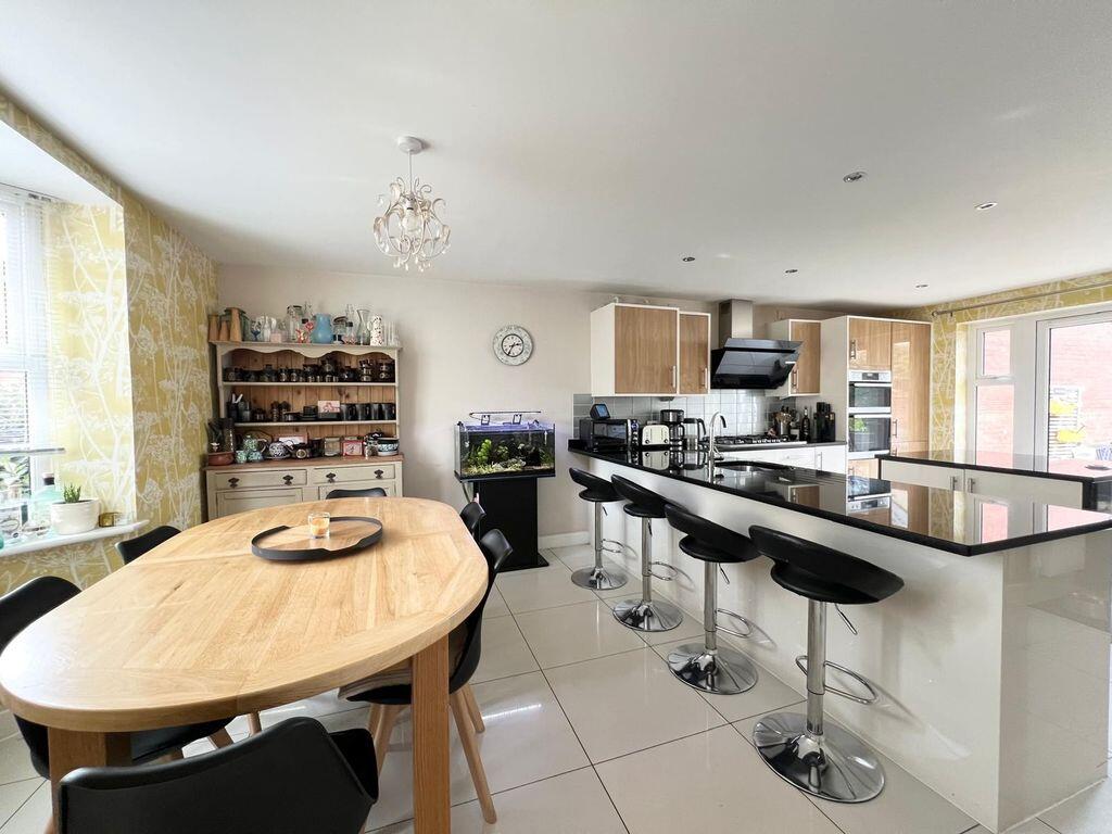 House in Midsomer Norton, Riverside - More