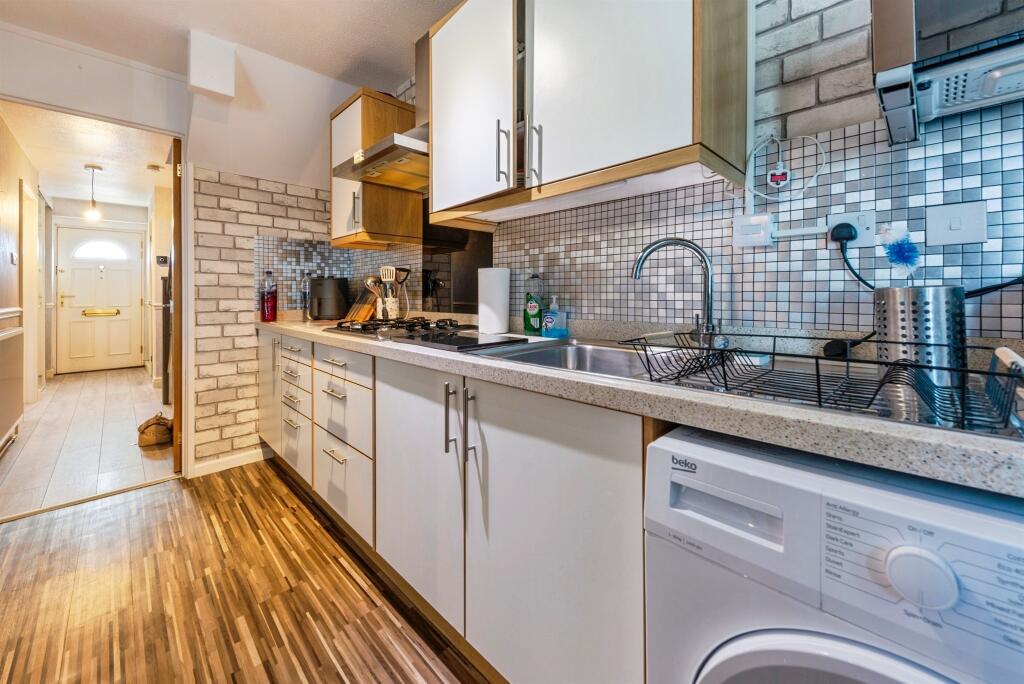 House in South Kesteven, Grantham - More