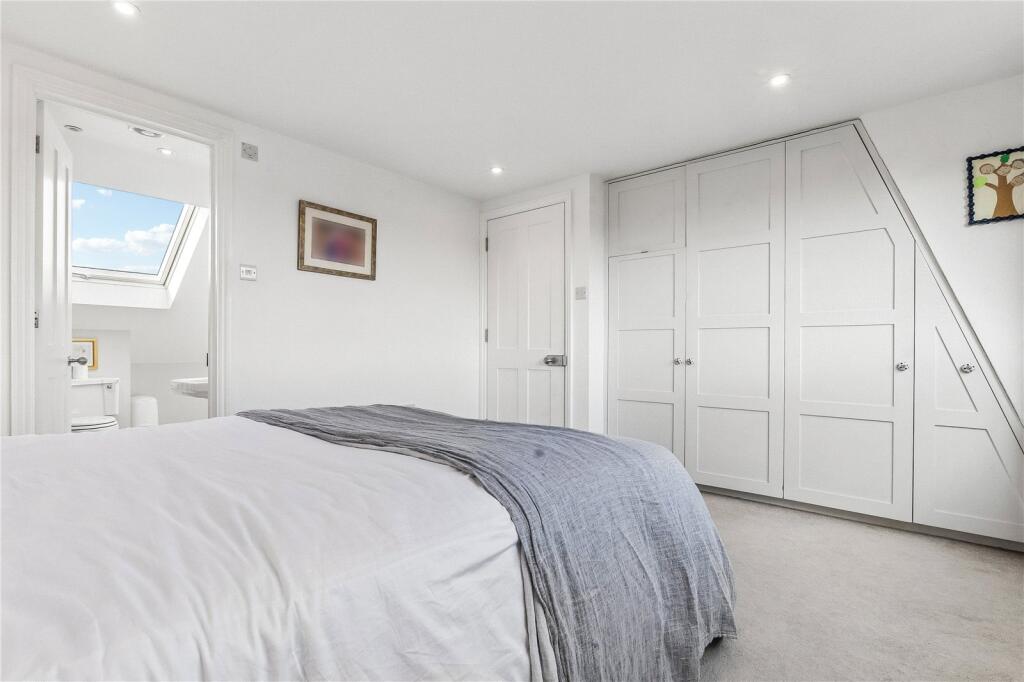 House in London, Summerstown - View 5