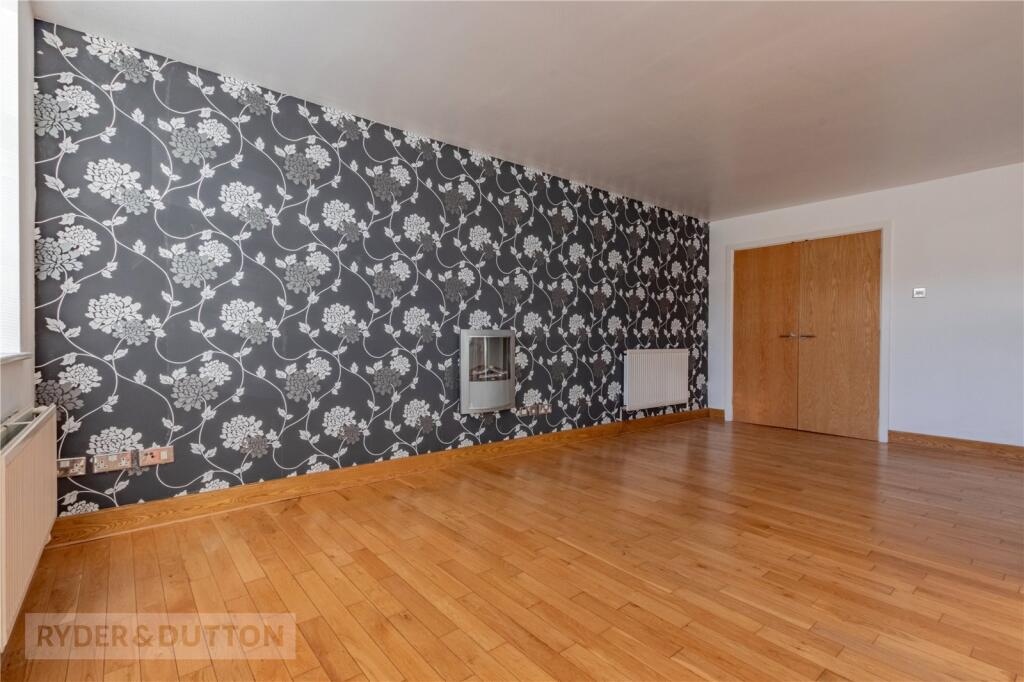 Sharp Lane, Almondbury, Huddersfield, West Yorkshire, HD4 photo 4