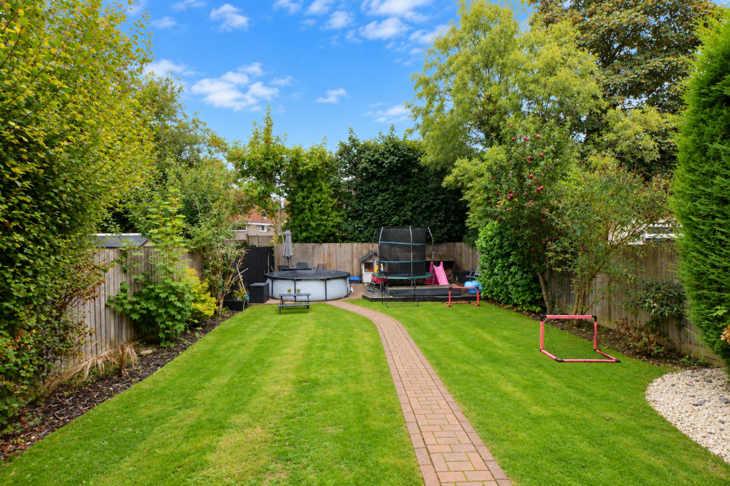 House in Oadby and Wigston, Leicestershire - View 4
