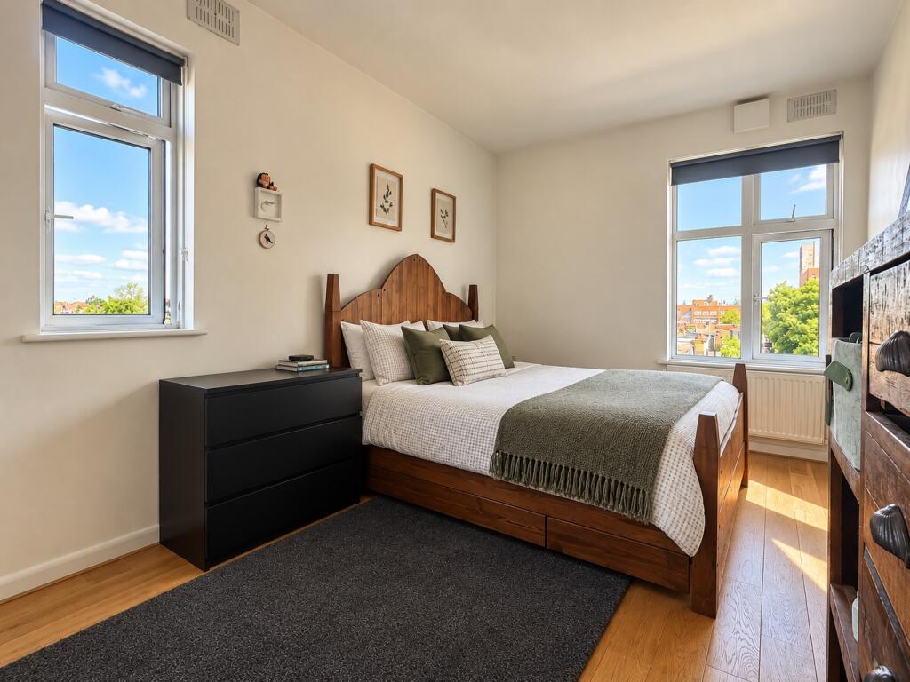 Apartment in London - More