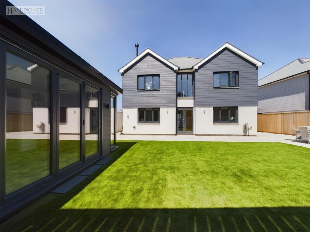 Sea View Avenue, Westward Ho! photo 2