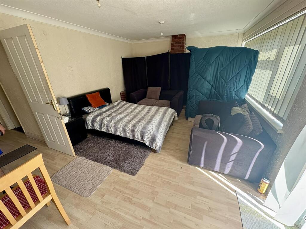 Apartment in Portsmouth, Somers Town - View 4