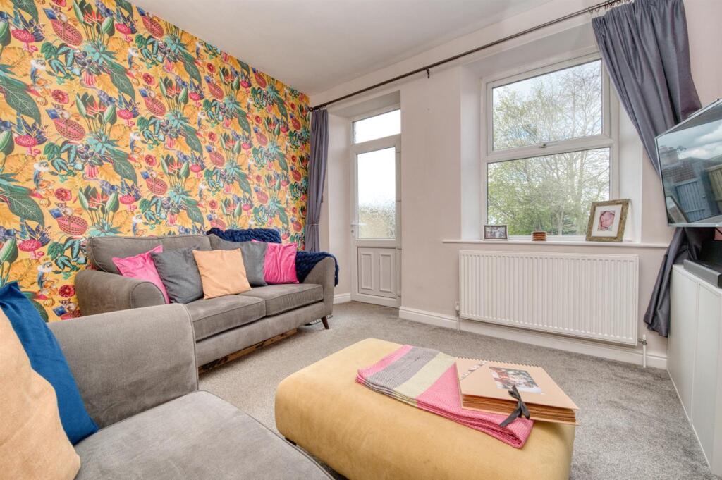 3-bed terraced on Chesterfield Road, Matlock, £230,000