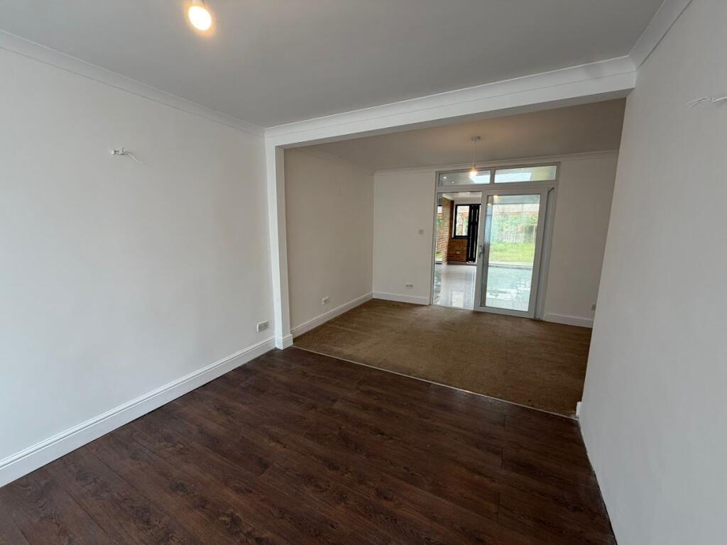House in London - View 2