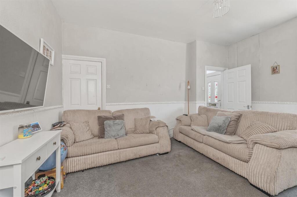 House in Calderdale, Hove Edge - View 3