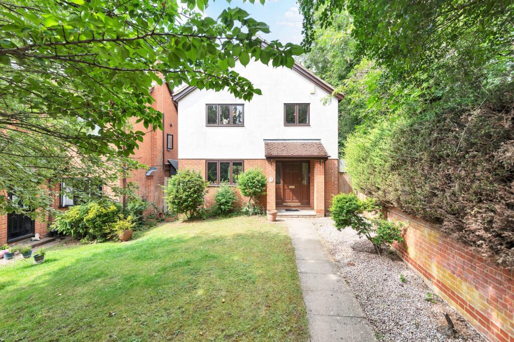 Main image of property: The Hawthorns, Ware, SG12