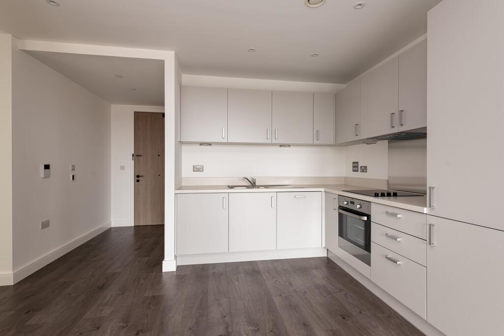 Apartment in Harrow - View 4