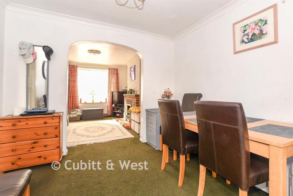 House in Redhill - View 5