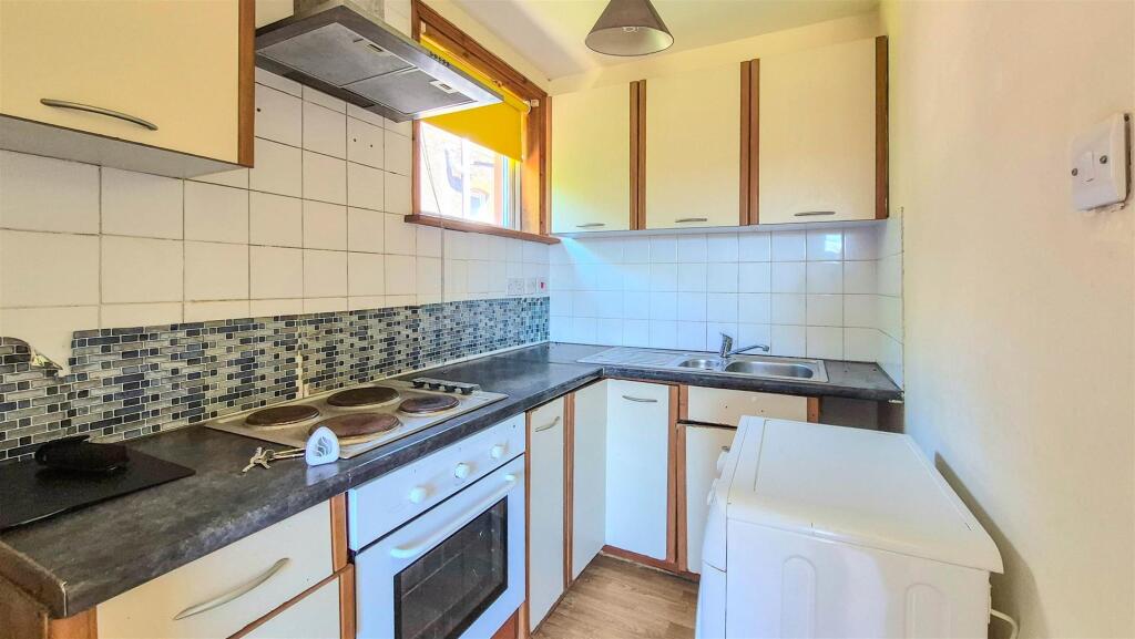Apartment in Luton - View 5