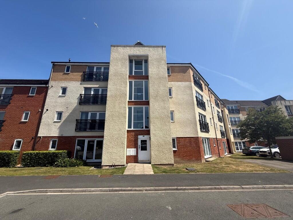 2-bed flat on Brusselton Court, Stockton-On-Tees, Durham, TS18, £59,500