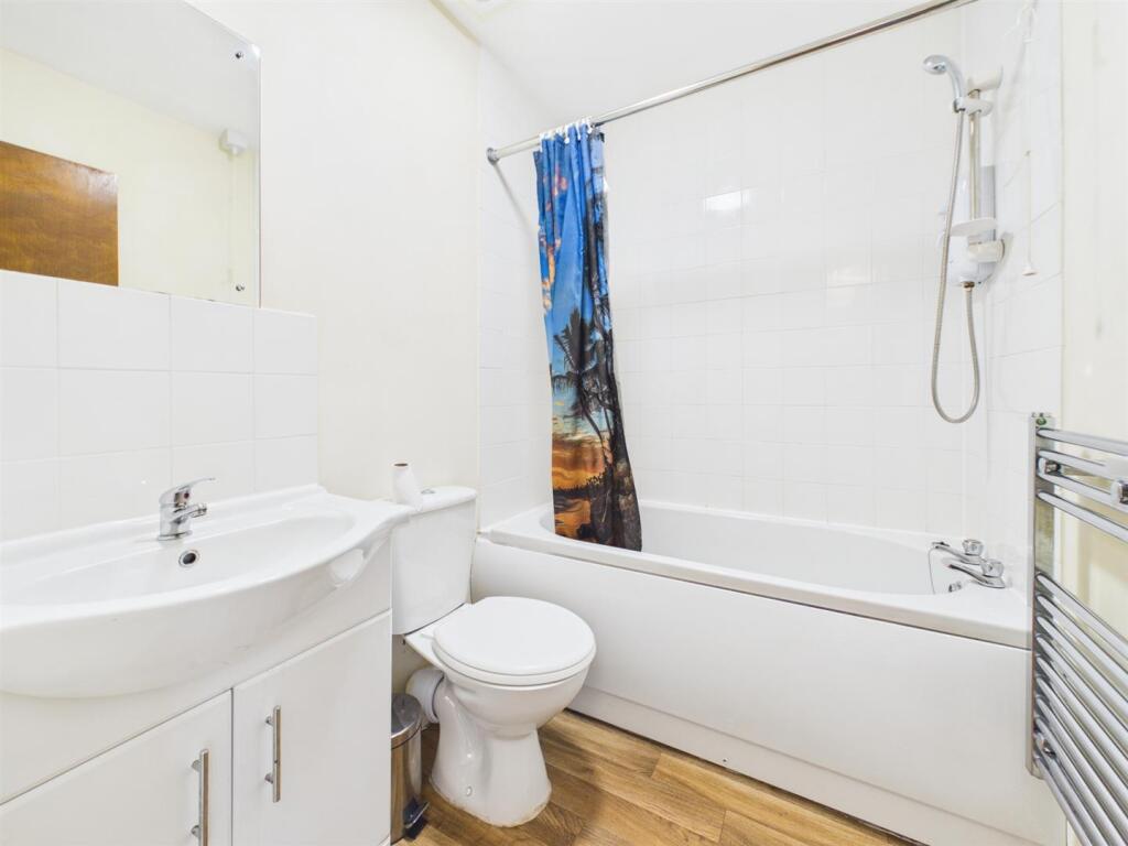 Apartment in Birmingham, Acocks Green - View 5